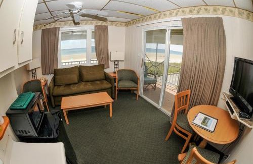 Old Orchard Beach Hotel | Oceanfront Retreat at Friendship Oceanfront Suites