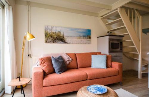 Ameland Ski Chalet | Discover De Friese Antillen: Ocean View & Pet Friendly Stay