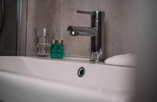 Sneek Bed & Breakfast | Kid-Friendly Retreat at Friese Hoeve Sneek - 8.2/10 Rating