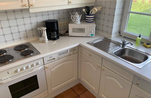 Norderhafen Cottage | Friesenhof am Deich: Pet-Friendly Ocean View Retreat