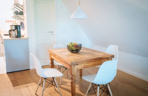 Tetenbull Apartment | Guest Favorite: Friesenhof Benen Diken with Oceanfront Pool