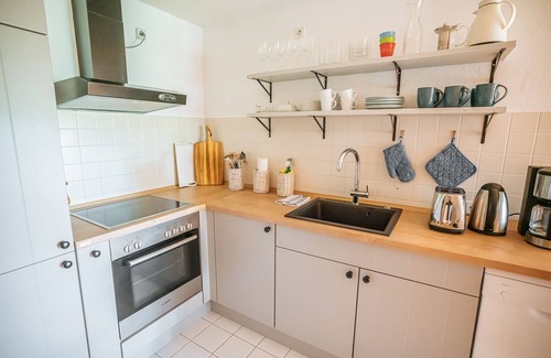 Tetenbull Apartment | Guest Favorite: Friesenhof Benen Diken with Oceanfront Pool
