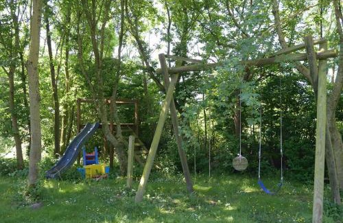 Katharinenheerd House | Cozy Friesenhof Jöns: Family-Friendly with Fireplace