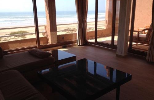 Tnine Aglou House | Beachfront Frikrik Maison: Pet-Friendly with Ocean Views