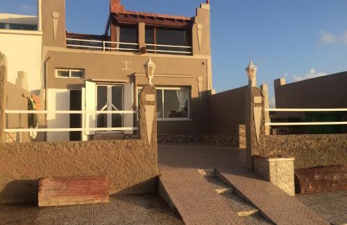 Tnine Aglou House | Beachfront Frikrik Maison: Pet-Friendly with Ocean Views