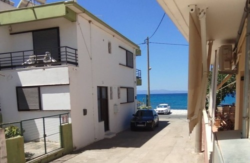 Akrogialion Apartment | Frinda, studio next to the sea