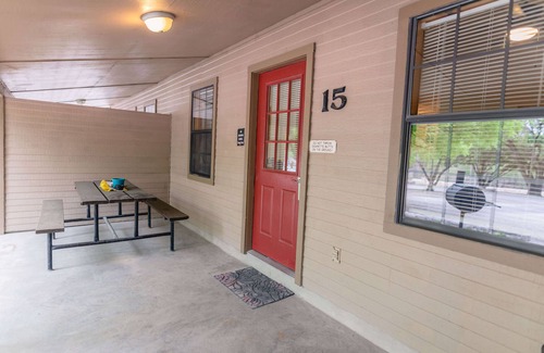 Sabinal Cabin | Frio Country Resort - Walk to the River with Family-Friendly Amenities