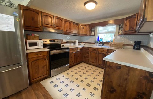 Leakey House | Frio Riverfront House & Bunkhouse: Pool, Volleyball, Parks