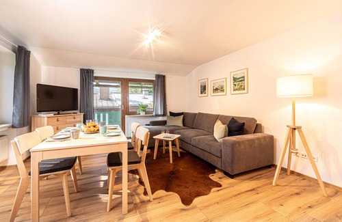 Marktschellenberg Apartment | Recently Renovated Kaiser Karl Apartment with Pool & Spa