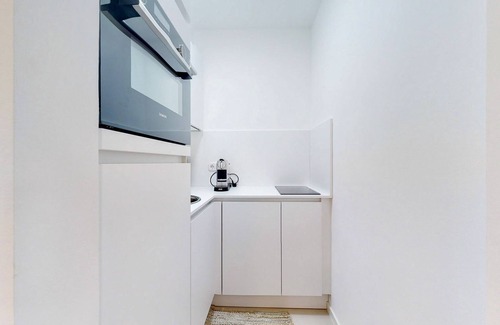 Hornum Apartment | Renovated Beachfront Retreat with Ocean Views & Balcony