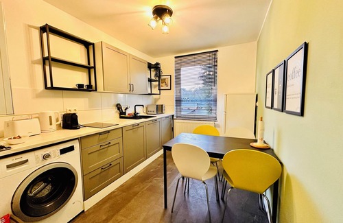 Woltmershausen Apartment | Modern 2-Room Apartment with Family-Friendly Amenities