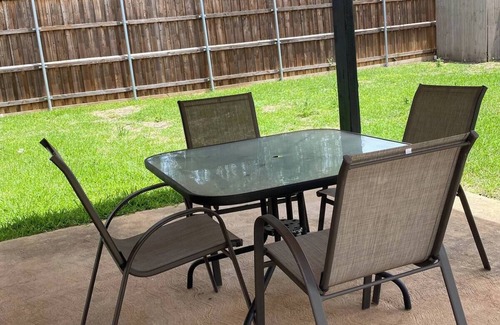 Frisco House | Frisco Haven: Simple, Clean & Comfortable.Charming 2-bedroom house in Frisco