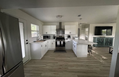Frisco House | Lakeview Retreat in Frisco, TX - Direct Access & Amenities
