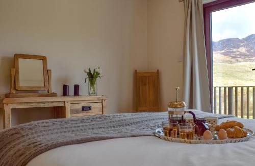 Foss House | Pet-Friendly Frith View: 4-Star Stay with Top Reviews