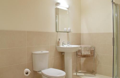 Foss House | Pet-Friendly Frith View: 4-Star Stay with Top Reviews