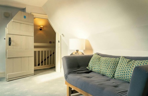Fritton Hotel | Explore Fritton Lake - The Clubhouse with Pool & Spa
