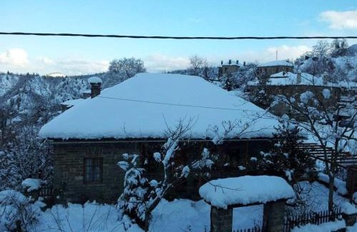 Elati Villa | Frixos House: Guest Rated 10/10 with Family-Friendly Perks