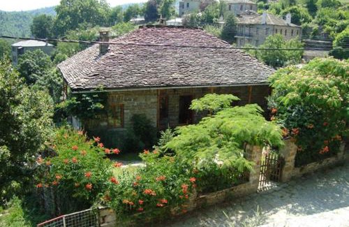 Elati Villa | Frixos House: Guest Rated 10/10 with Family-Friendly Perks