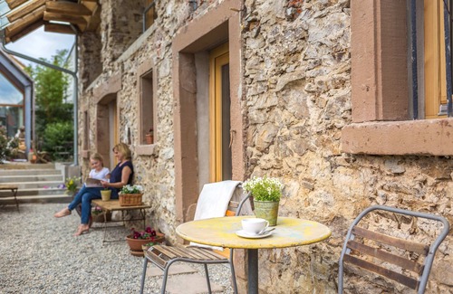 Gundelfingen Apartment | FRIZ 2: Unique Design-Apartment in Historic Barn