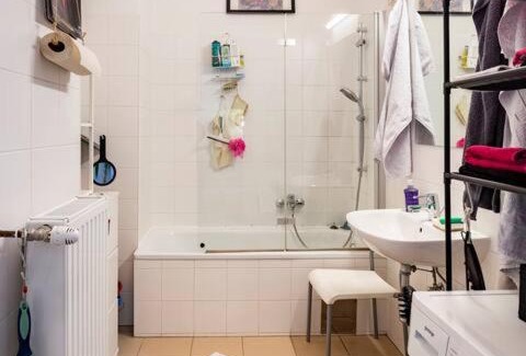 Ottakring House | Family-Friendly Getaway with Hot Tub at FRO-MEDIA