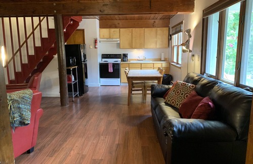 Sister Lakes House | Explore Frog Hollow: Spa & Oceanfront Retreat on Magician Lake