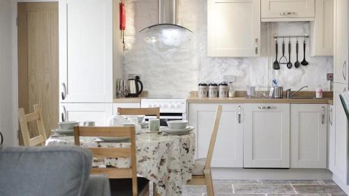 Llangennith House | Cozy Frog Lane Cottages: Pet & Child Friendly Retreats
