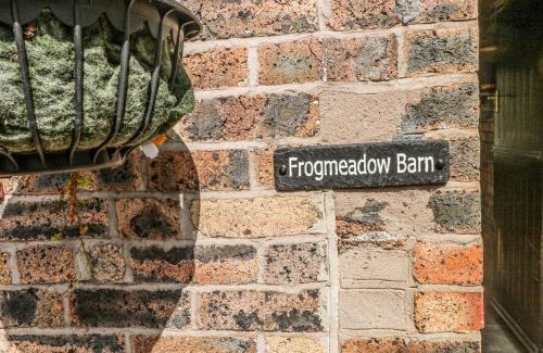 Biddulph House | Family-Friendly Frog Meadow Barn: Rated 9.6/10 by Guests