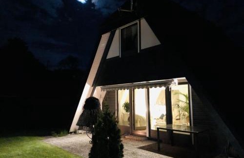 Nordseebad Burhave House | Family-Friendly Frog Prince Modern Retreat with Kitchen Access