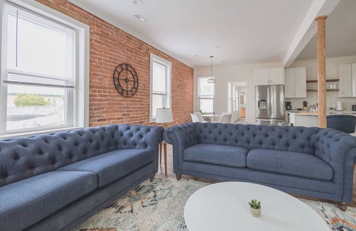 Martinsburg Apartment | Frogmore Cottage- one bedroom apartment