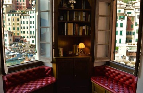 Camogli Apartment | Historic Fishermen's Home with Oceanfront Pool & Spa