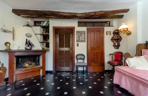 Camogli Apartment | Historic Fishermen's Home with Oceanfront Pool & Spa