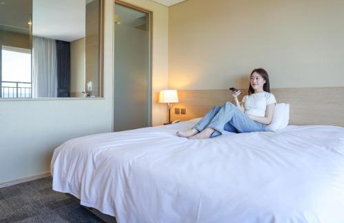 Seongsan Hotel | Discover Jeju Seongsan: Oceanfront Retreat with Pool