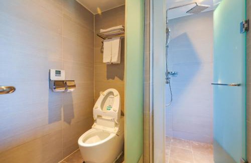 Seongsan Hotel | Discover Jeju Seongsan: Oceanfront Retreat with Pool