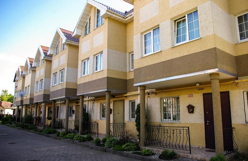 Svetlogorsk Bed & Breakfast | Perfect Getaway at From Home to Home B&B with Pool Access