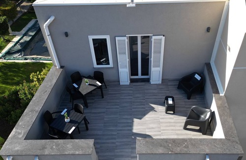 Villa Grazia di Carini House | Cozy Nfacci Quadruple Room with Kitchen & Child-Friendly Amenities
