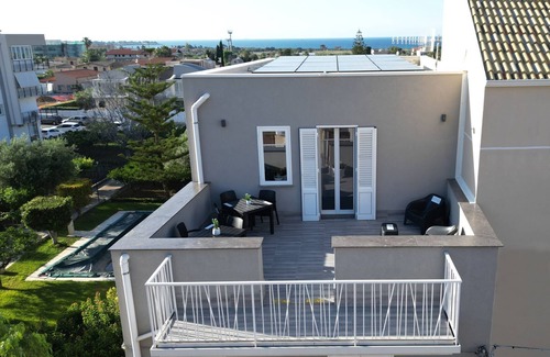 Villa Grazia di Carini House | Cozy Nfacci Quadruple Room with Kitchen & Child-Friendly Amenities