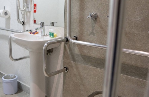 Olga Prates Correa Hotel | Inviting Front Comfort Teófilo Otoni with Pet-Friendly Amenities