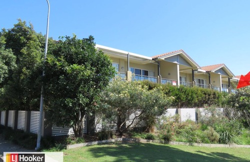 South West Rocks Apartment | Scenic Front Creek Unit 3 with Oceanfront Views