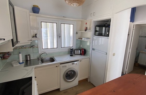 Carry-le-Rouet Apartment | Oceanfront Retreat: 50m to Beach with Spacious Terrace