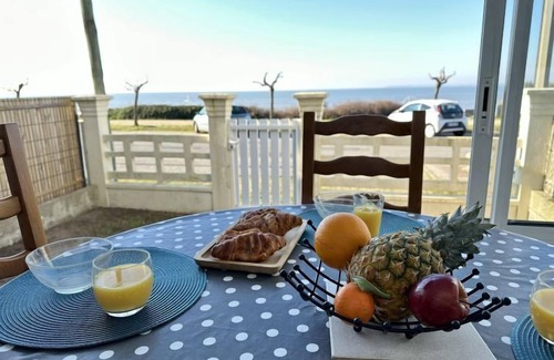Tharon-Plage House | Pet-Friendly Oceanfront Retreat at Maison Front de Mer