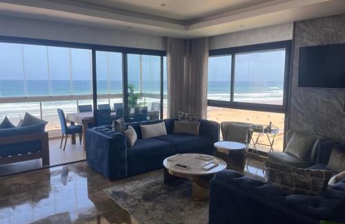 Plage des Nations Apartment | Oceanfront Luxury Appartement de luxe at Plage des Nations