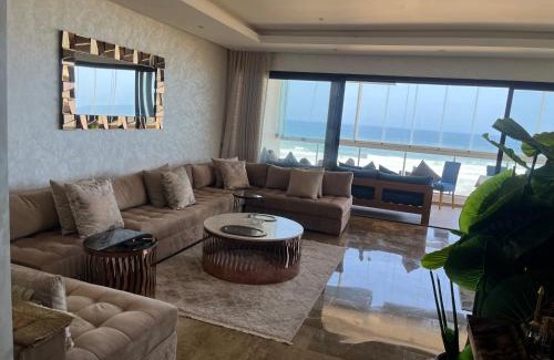Plage des Nations Apartment | Oceanfront Luxury Appartement de luxe at Plage des Nations