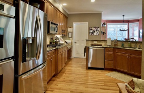 Dakota Ridge - Northbriar House | Explore Trails with Pool & Lake Views Near Downtown