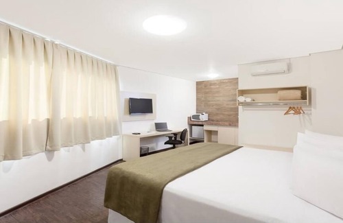 Padre Eustaquio Hotel | Budget-Friendly Stay at Front Hotel Expominas with Breakfast