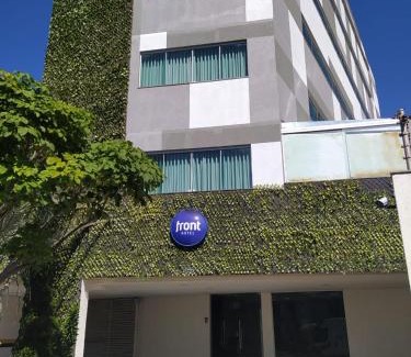Padre Eustaquio Hotel | Pet-Friendly Front Hotel Expominas with Great Amenities