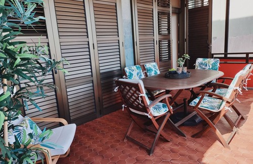 Melenara Apartment | Oceanfront Getaway with Amazing Terrace and Spa Access