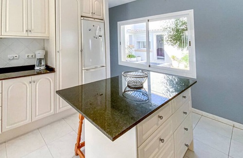 Media Luna Villa | Seaside Retreat with Breathtaking Ocean Views & Amenities