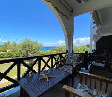 Elia Apartment | Oceanfront Elia Apartment with Spectacular Sea Views