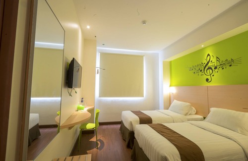 Jayapura Hotel | Discover Front One Hotel Jayapura: Family-Friendly Retreat