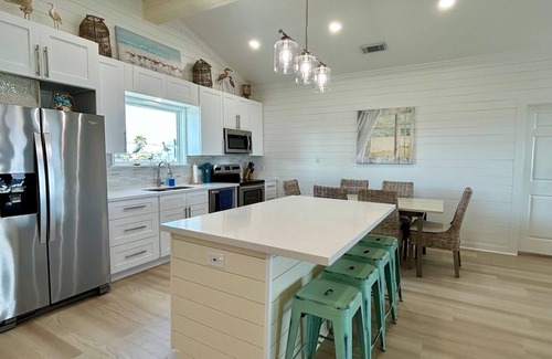 Galveston House | Beachfront Retreat: Two Bedrooms with Deck Access